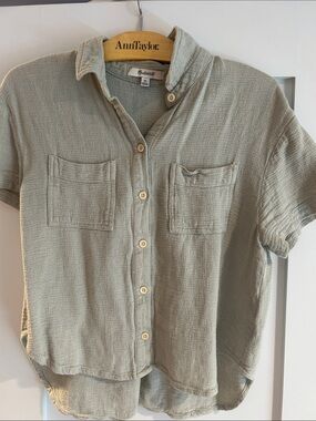 Madewell Sage Textured Short Sleeve Button-Up Shirt